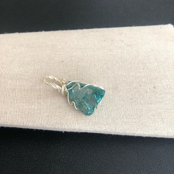 Vintage Stone Pendant - Picture 2 of 3